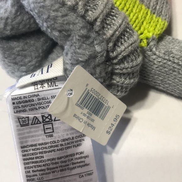 See matching sweater Gap Kids Striped Hat and Mittens New worn once - Picture 5 of 6